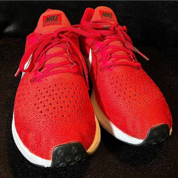 Nike Women's Red Running Shoes - Picture 4 of 9